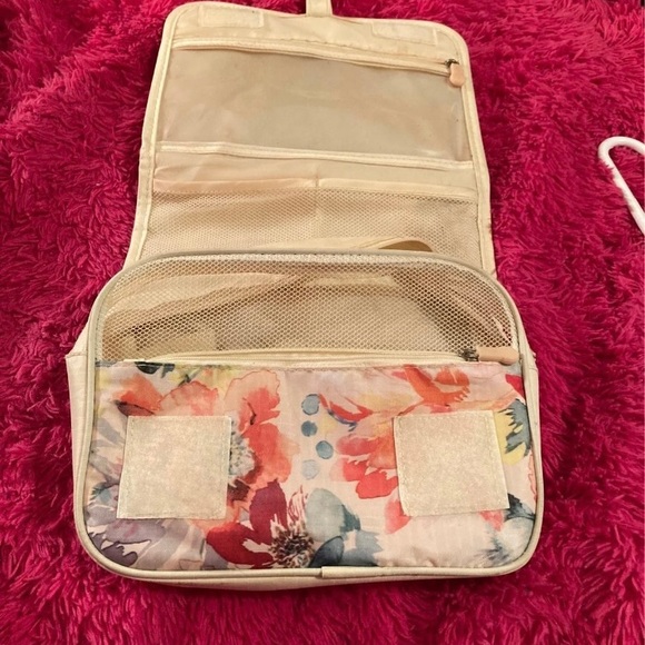 Travel Bag for Cosmetics - Picture 2 of 10
